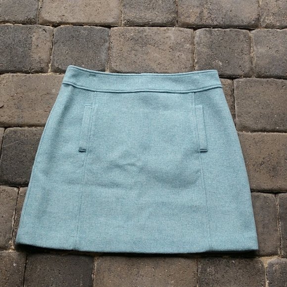 LOFT Dresses & Skirts - Loft Wool Blend Mini Skirt NWT